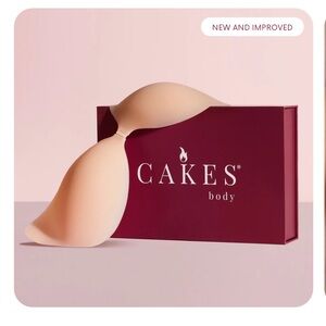 NEW Cakes Body Adhesive Bra in Medium